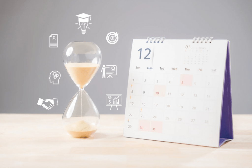 Un calendario junto a un reloj de arena, e iconos alrededor simbolizando la productividad.